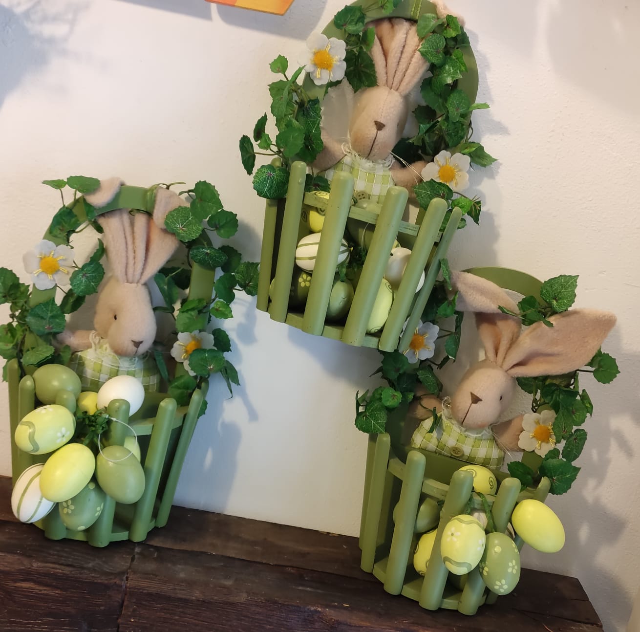 DECORAZIONE PASQUA CONIGLIO CON UOVA CESTINO