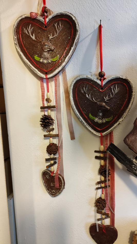 DECORAZIONE CUORE RUSTICO CON RENNA E PIGNE