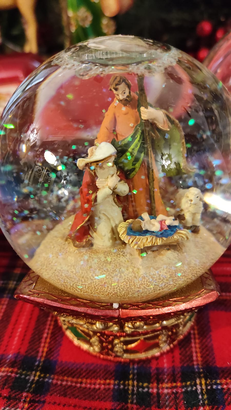 PALLA DI NEVE NATALIZIA CON NATIVITÀ