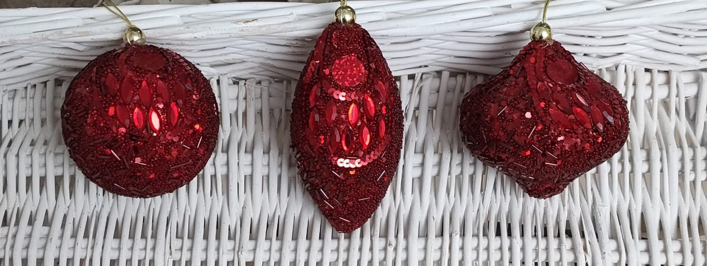 DECORAZIONE ALBERO DI NATALE CON PAILLETTES ROSSE SFERA