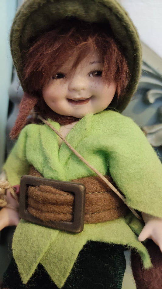 PETER PAN MONTEDRAGONE -PORCELLANA  BISCUIT
