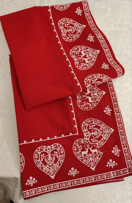 TOVAGLIA ROSSA CON CUORI E RENNE